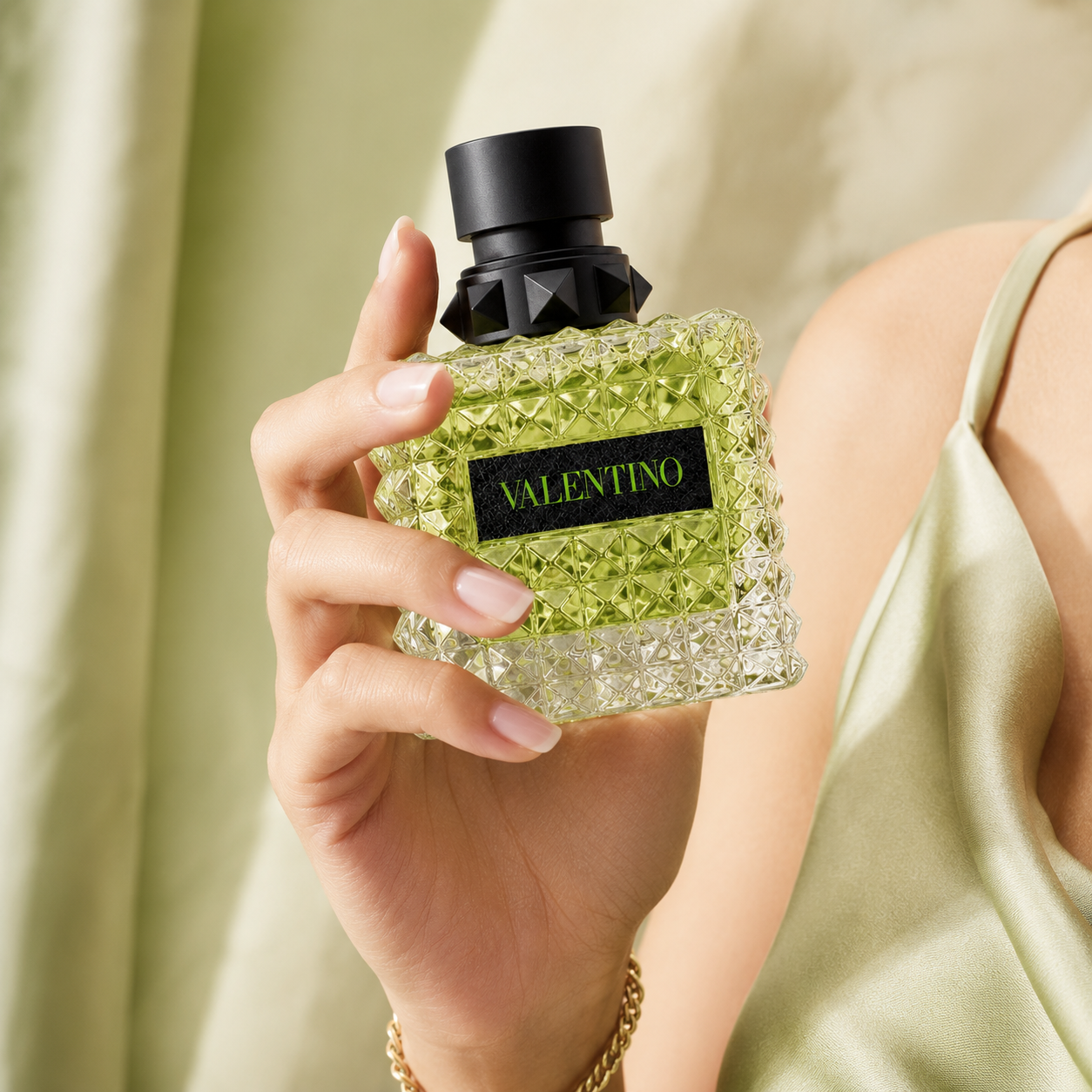 Valentino Donna Born in Roma Green Stravaganza Eau de Parfum for Women 1.70 Ounce